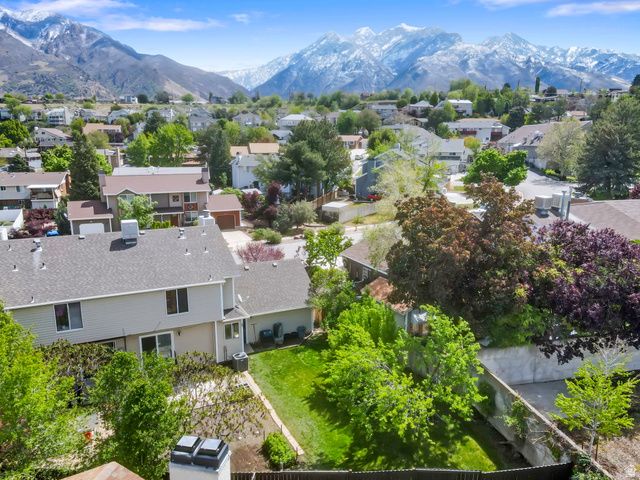 6896 HILLSIDE VILLAGE CIR, Cottonwood Heights, UT 84121