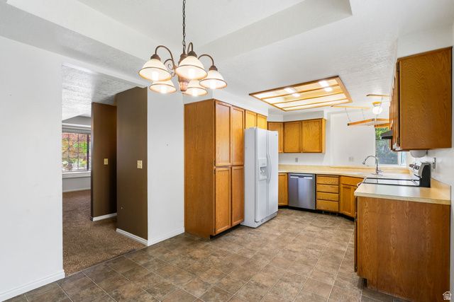 6896 HILLSIDE VILLAGE CIR, Cottonwood Heights, UT 84121