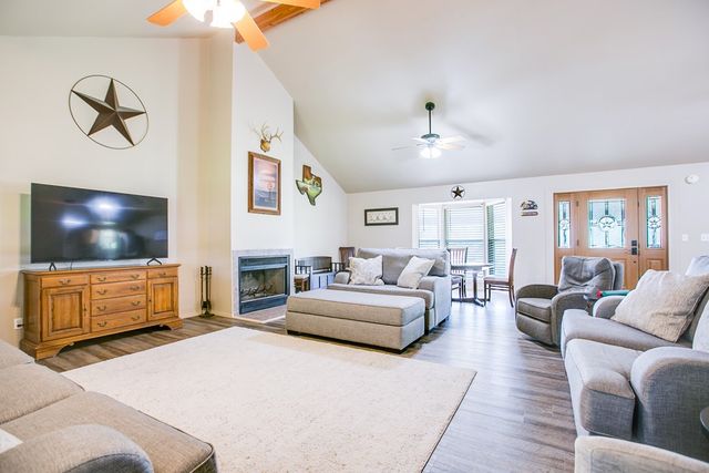 9301 W Hwy 158, Robert Lee, TX 76945