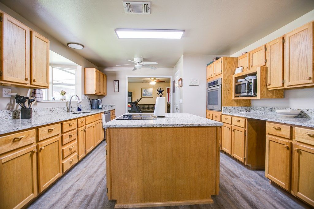 Image 17 of property listing at 9301 W Hwy 158, Robert Lee, TX 76945