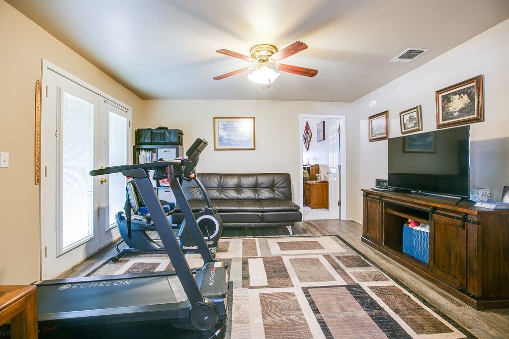 Image 21 of property listing at 9301 W Hwy 158, Robert Lee, TX 76945