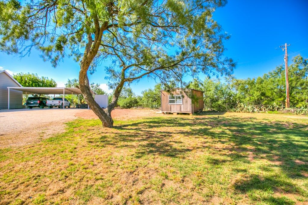 Image 40 of property listing at 9301 W Hwy 158, Robert Lee, TX 76945
