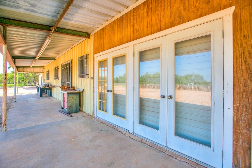 Image 43 of property listing at 9301 W Hwy 158, Robert Lee, TX 76945