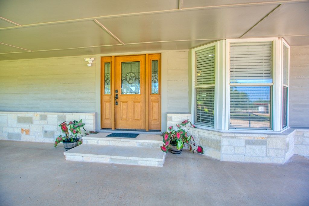 Image 9 of property listing at 9301 W Hwy 158, Robert Lee, TX 76945