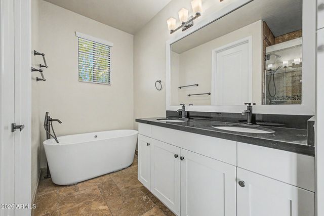 4005 E OSBORN Road, Phoenix, AZ 85018