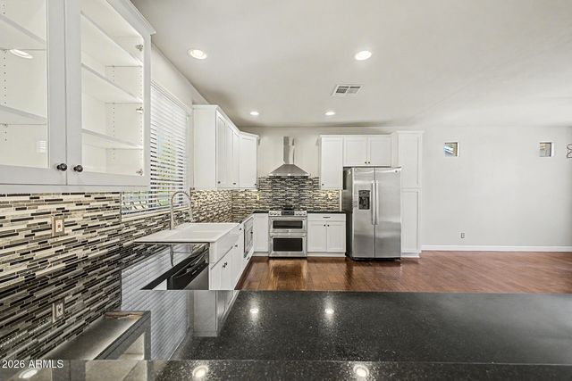 4005 E OSBORN Road, Phoenix, AZ 85018
