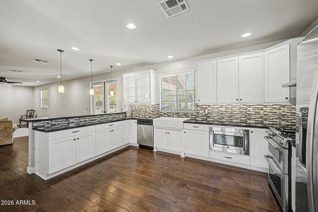 4005 E OSBORN Road, Phoenix, AZ 85018