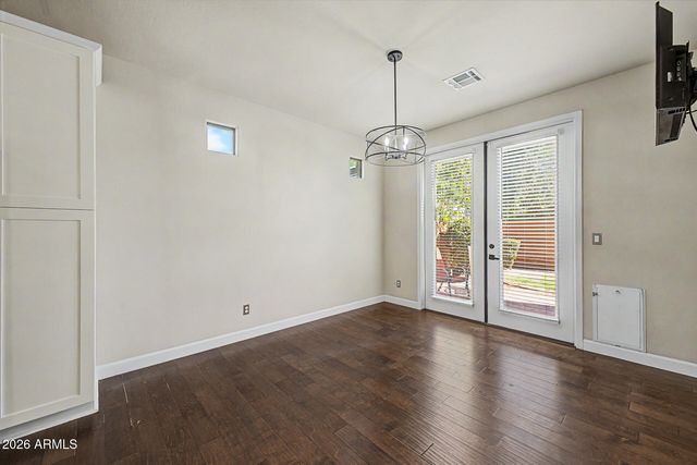 4005 E OSBORN Road, Phoenix, AZ 85018