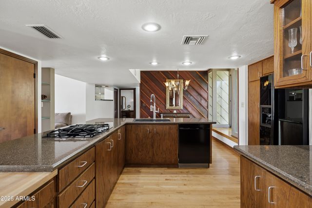 1327 E LAS PALMARITAS Drive, Phoenix, AZ 85020