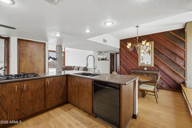 1327 E LAS PALMARITAS Drive, Phoenix, AZ 85020