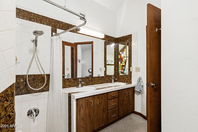 1327 E LAS PALMARITAS Drive, Phoenix, AZ 85020