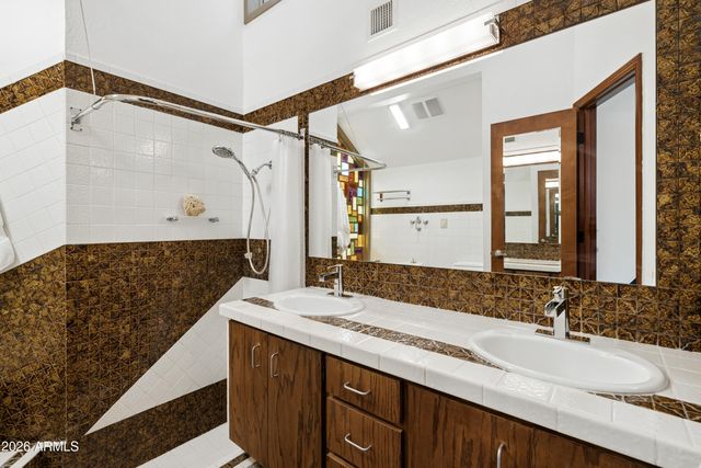 1327 E LAS PALMARITAS Drive, Phoenix, AZ 85020
