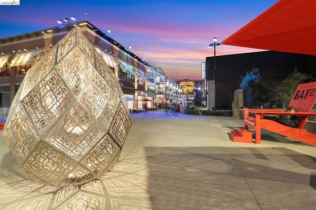 4053 Harlan St 313, Emeryville, CA 94608