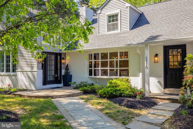 1110 W VALLEY RD, Wayne, PA 19087