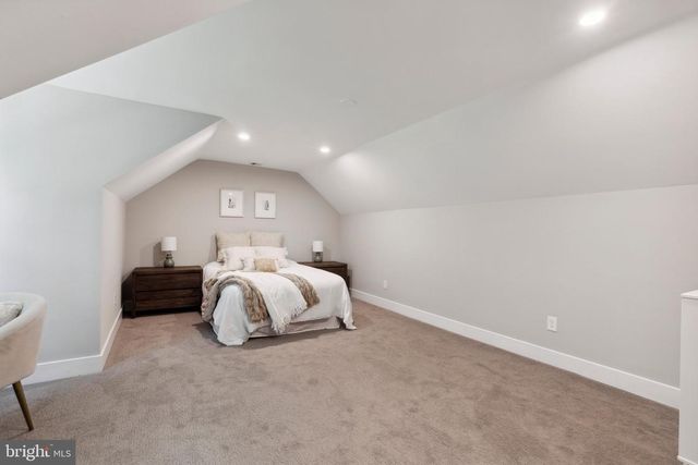 1110 W VALLEY RD, Wayne, PA 19087