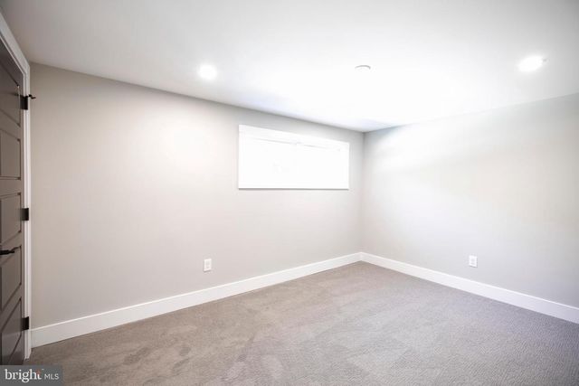 1110 W VALLEY RD, Wayne, PA 19087