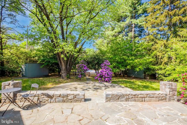 1110 W VALLEY RD, Wayne, PA 19087