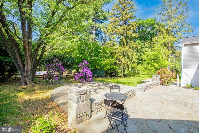 1110 W VALLEY RD, Wayne, PA 19087