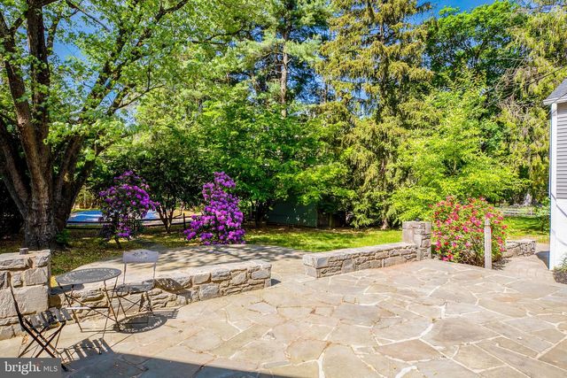 1110 W VALLEY RD, Wayne, PA 19087
