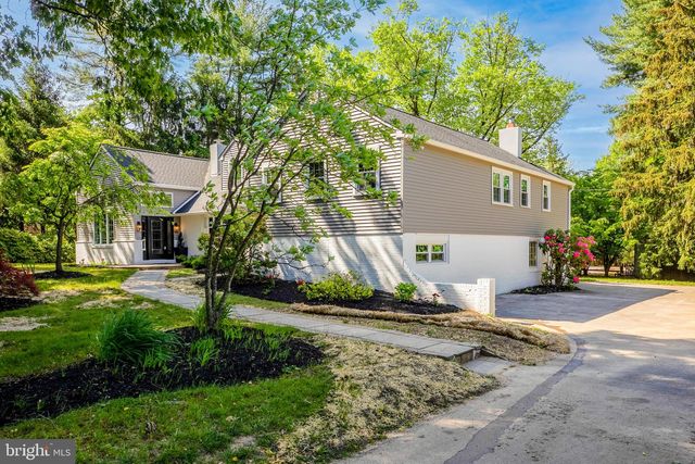 1110 W VALLEY RD, Wayne, PA 19087