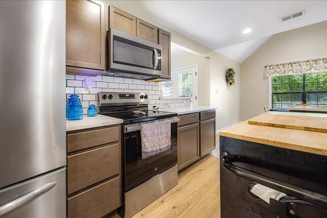 3225 THORPE DR, Mason, TN 38049