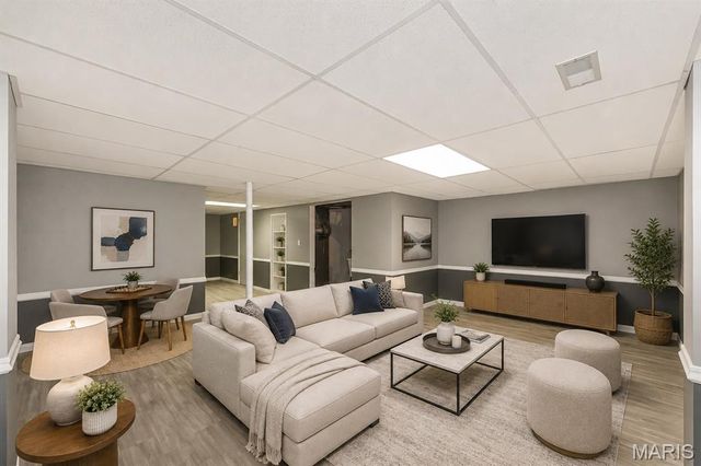 1042 Brooksgate Manor Drive, St Louis, MO 63122