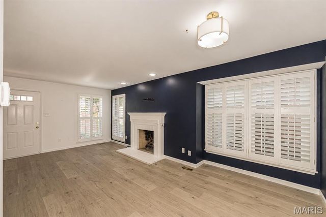 1042 Brooksgate Manor Drive, St Louis, MO 63122