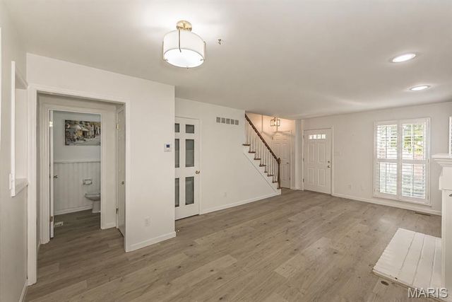 1042 Brooksgate Manor Drive, St Louis, MO 63122