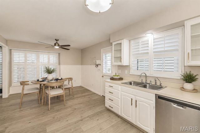 1042 Brooksgate Manor Drive, St Louis, MO 63122