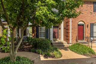 1042 Brooksgate Manor Drive, St Louis, MO 63122