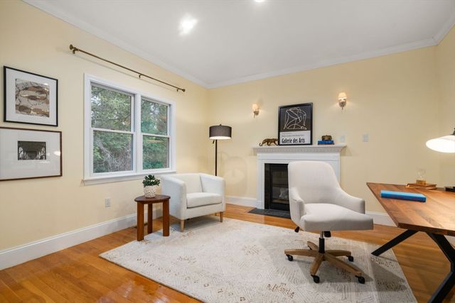 142 Hartman Rd, Newton, MA 02459