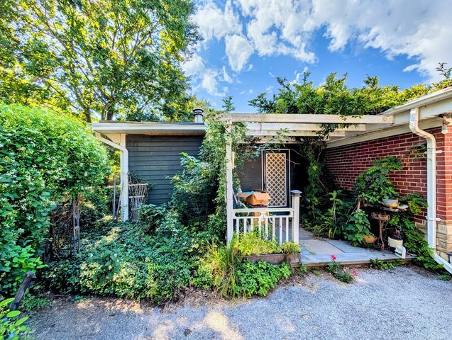 888 Woodstock Road, Olympia Fields, IL 60461
