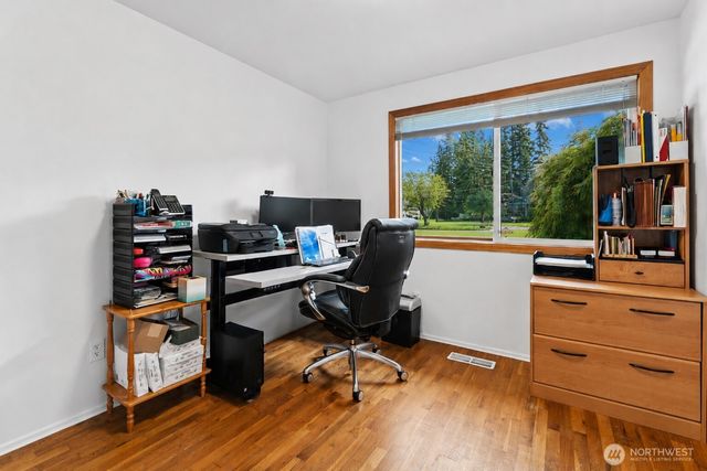18204 59th Place W, Lynnwood, WA 98037