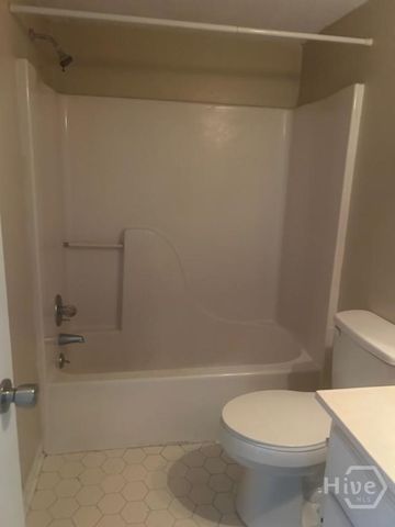 2505 W Broad Street W 131, Athens, GA 30606