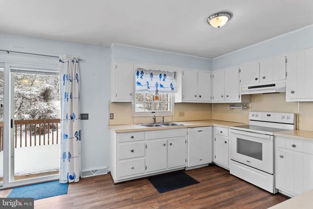 206 SCHOOLHOUSE LN, Millersburg, PA 17061