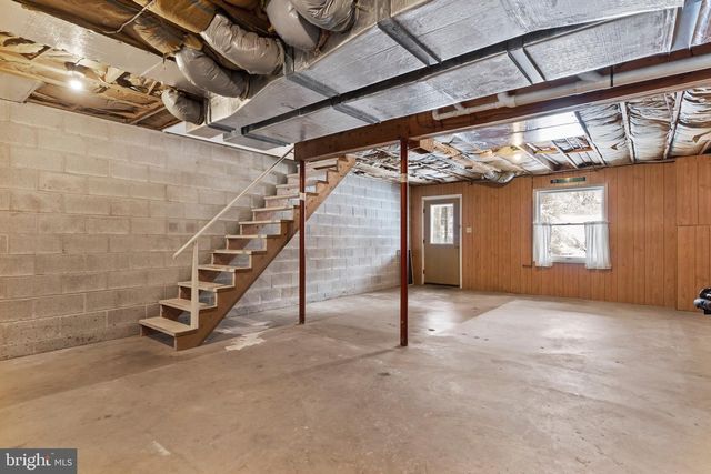 206 SCHOOLHOUSE LN, Millersburg, PA 17061