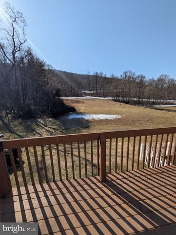 206 SCHOOLHOUSE LN, Millersburg, PA 17061