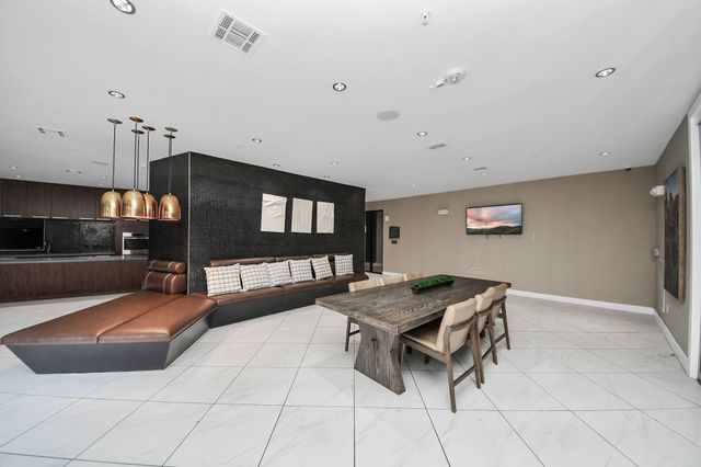 3800 Main Street 2-509, Houston, TX 77002