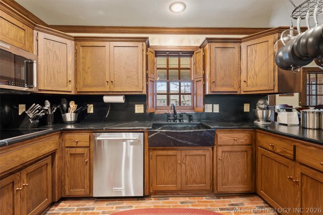 2901 ROANOKE RIDGE Road, Bartlesville, OK 74006