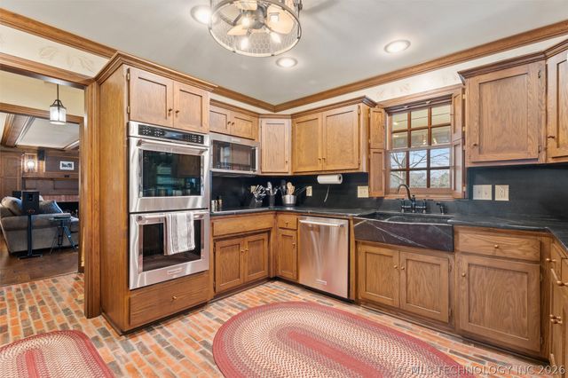 2901 ROANOKE RIDGE Road, Bartlesville, OK 74006