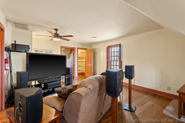 2901 ROANOKE RIDGE Road, Bartlesville, OK 74006