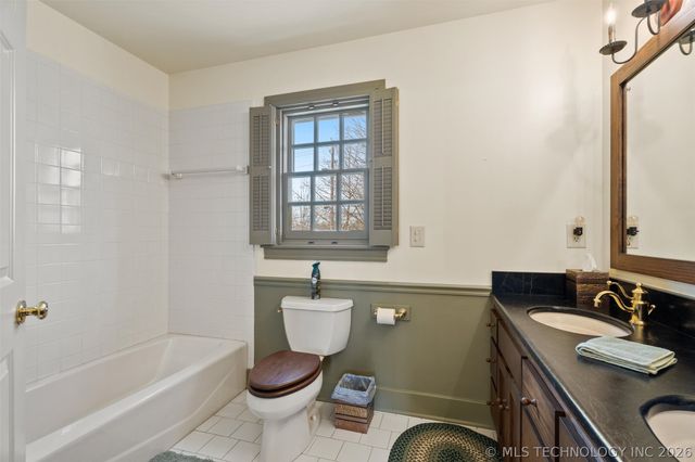 2901 ROANOKE RIDGE Road, Bartlesville, OK 74006