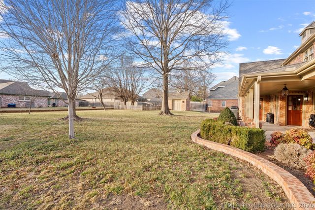 2901 ROANOKE RIDGE Road, Bartlesville, OK 74006