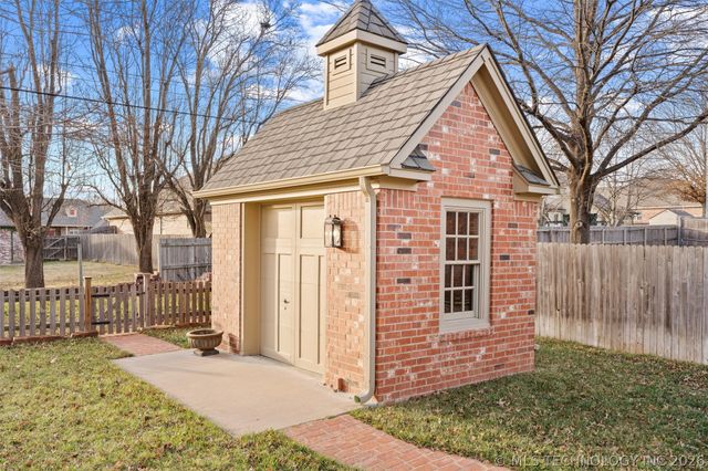 2901 ROANOKE RIDGE Road, Bartlesville, OK 74006