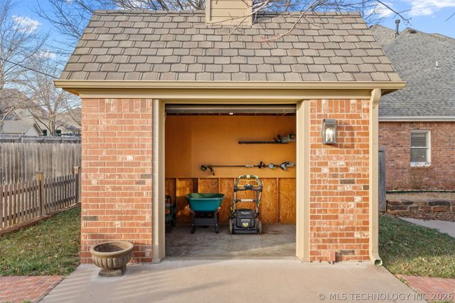 2901 ROANOKE RIDGE Road, Bartlesville, OK 74006
