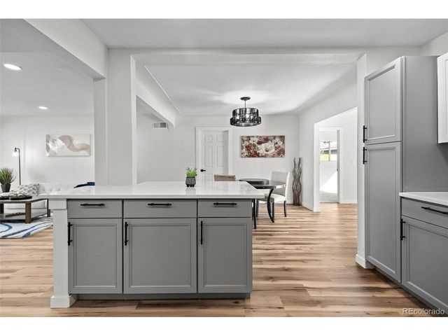 1250 Scranton St, Aurora, CO 80011