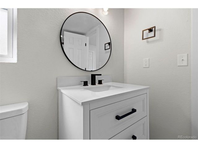 1250 Scranton St, Aurora, CO 80011