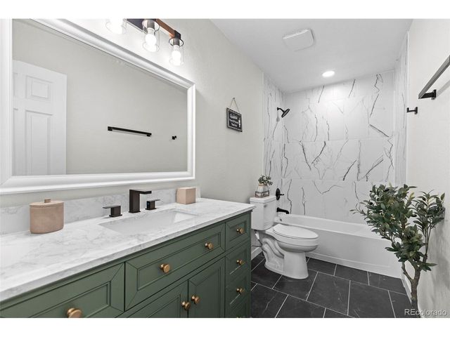 1250 Scranton St, Aurora, CO 80011