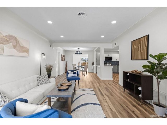 1250 Scranton St, Aurora, CO 80011