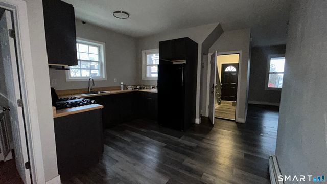 222 Hallock Avenue 1, New Haven, CT 06519